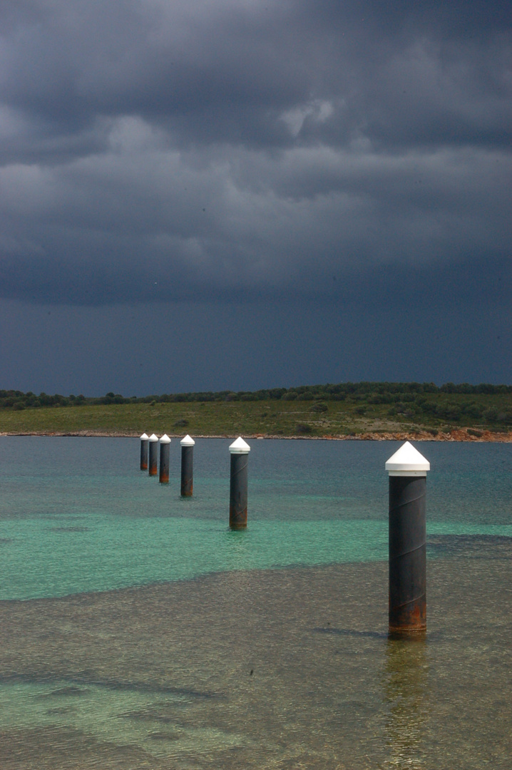 Pfähle in der Bucht