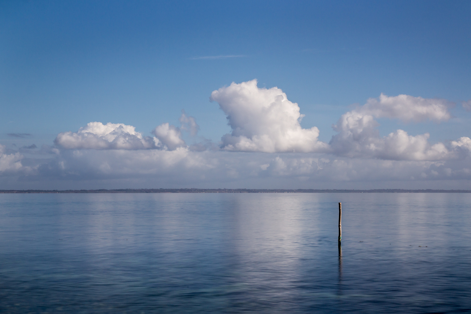 Pfahl in der Ostsee