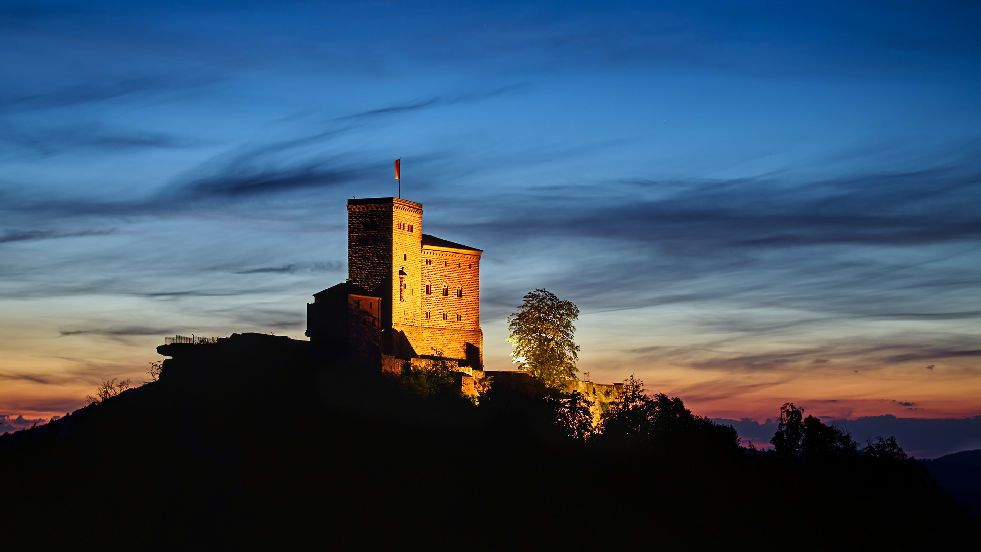 Pfalz - sommerliches Tagesende an der Burg Trifels