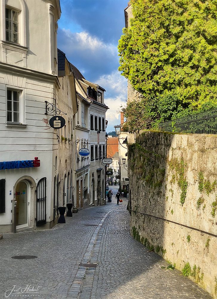 Pfarrgasse mit Durchblick ...