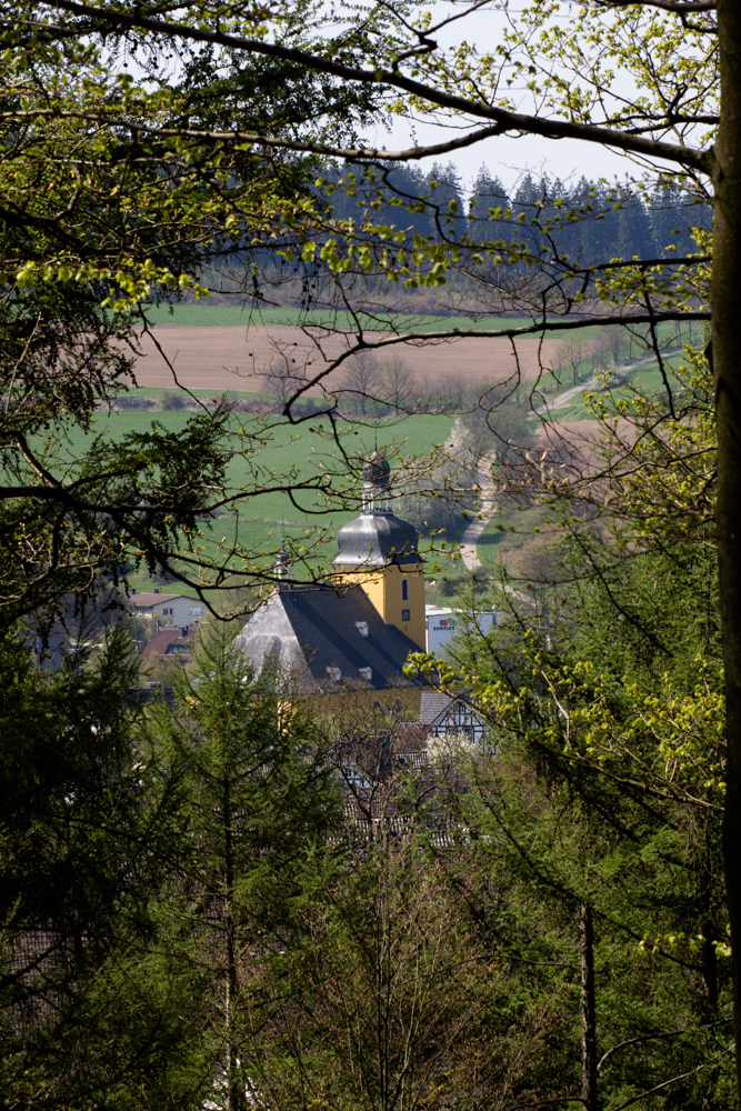 Pfarrkirche Friesenhagen im Frühling