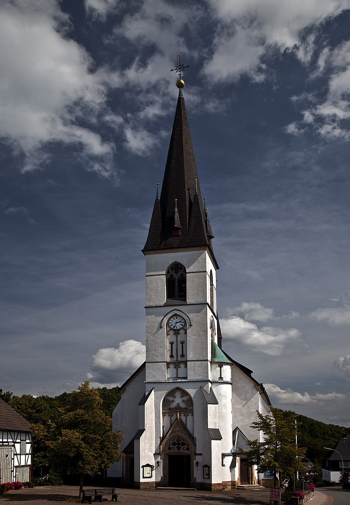 :: ~ Pfarrkirche St. Johann Bapt. Düdinghausen ~ ::