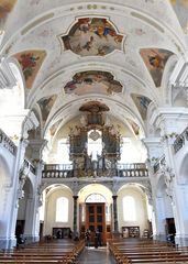 Pfarrkirche St. Peter und Paul Blick zur Orgel