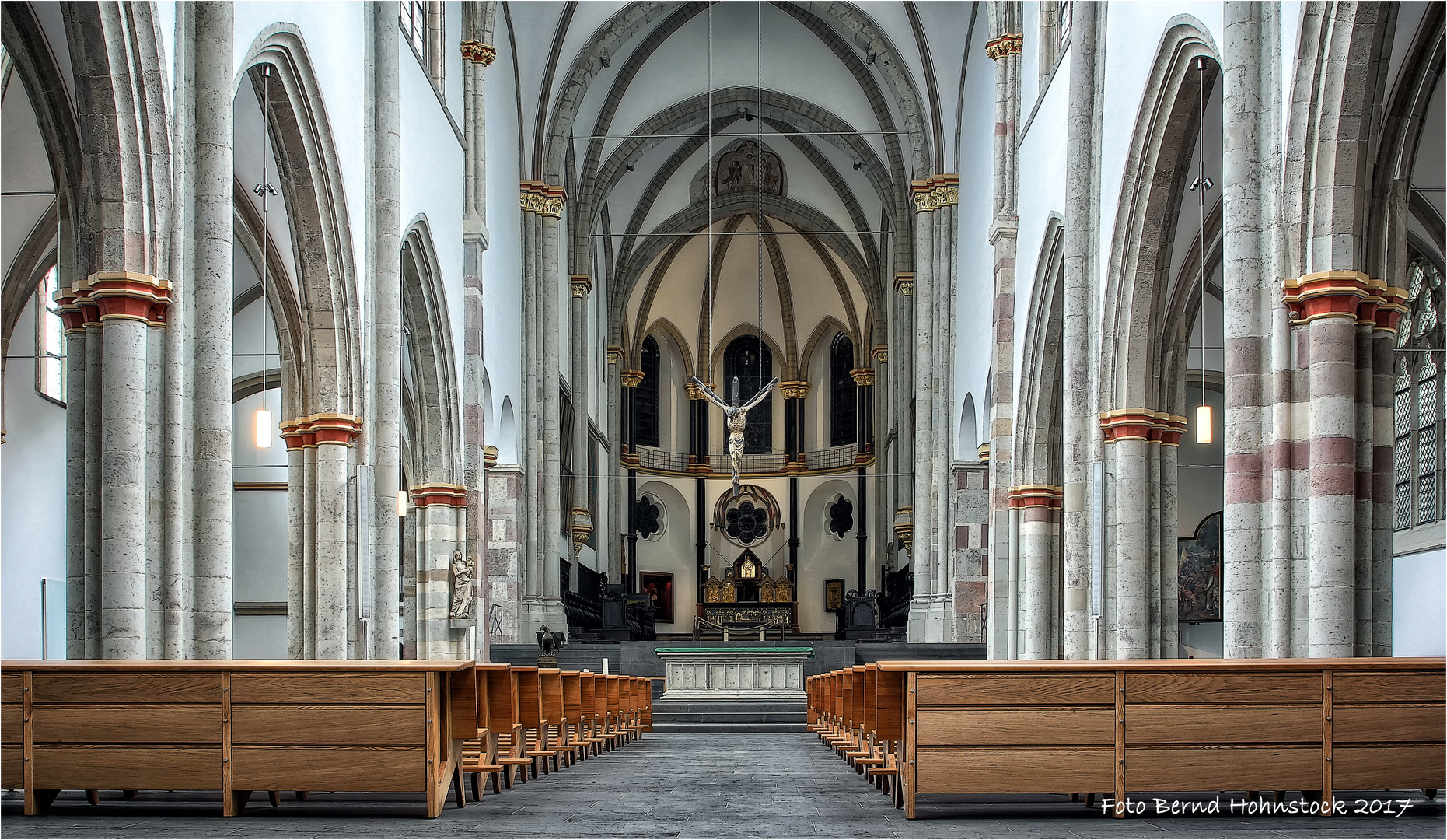 Pfarrkirche St. Severin ist eine der zwölf romanischen Basiliken Kölns 