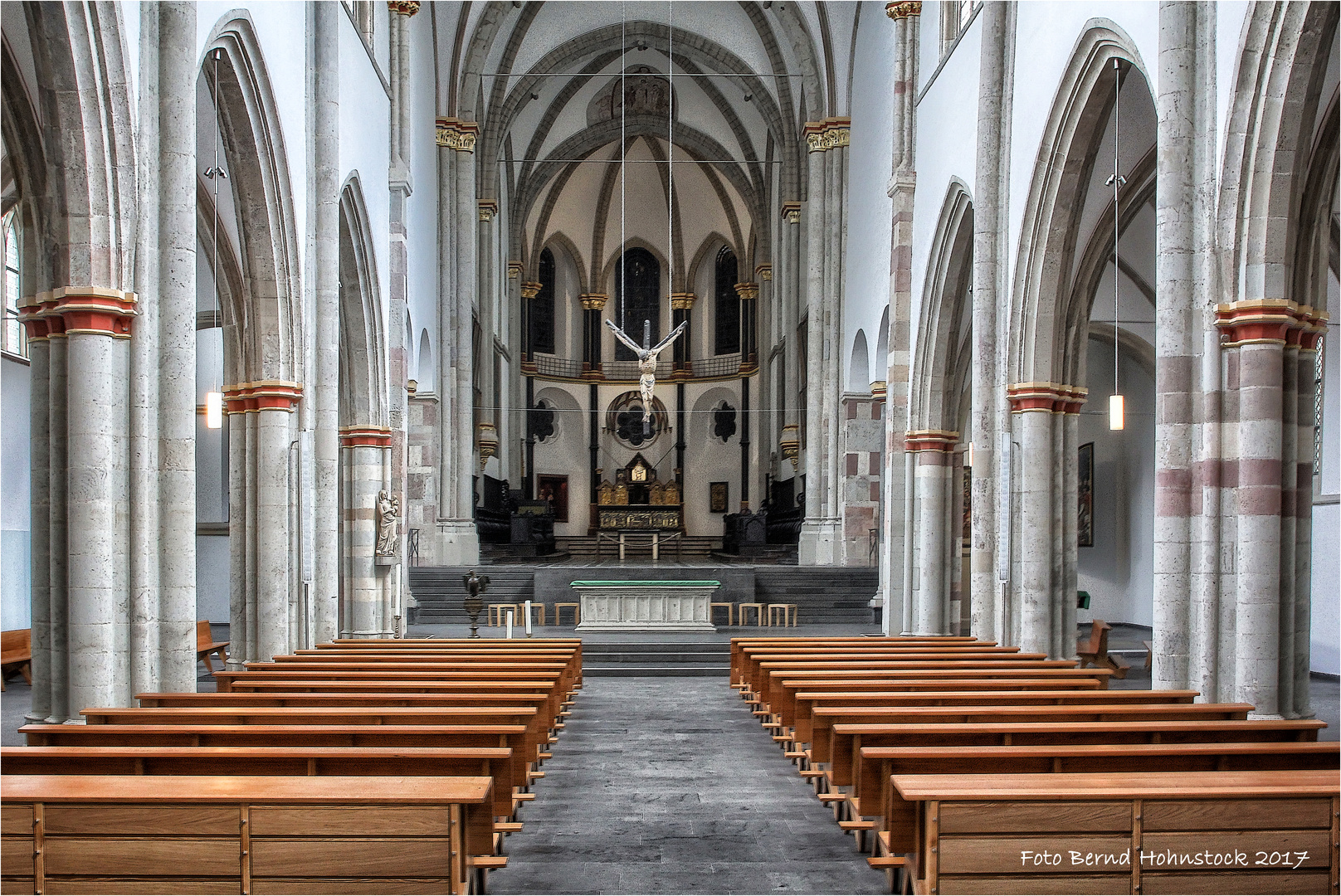 Pfarrkirche St. Severin ist eine der zwölf romanischen Basiliken Kölns