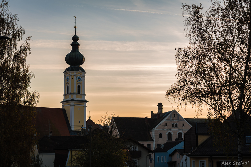 Pfarrkirche und ehemalige Strickwarenfabrik