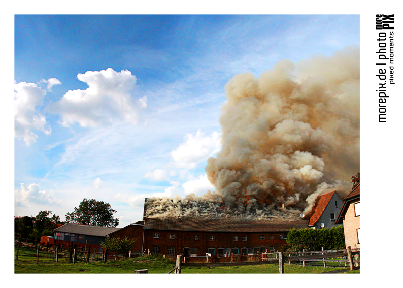 Pferdehof steht in Flammen 02.09.11 Unna