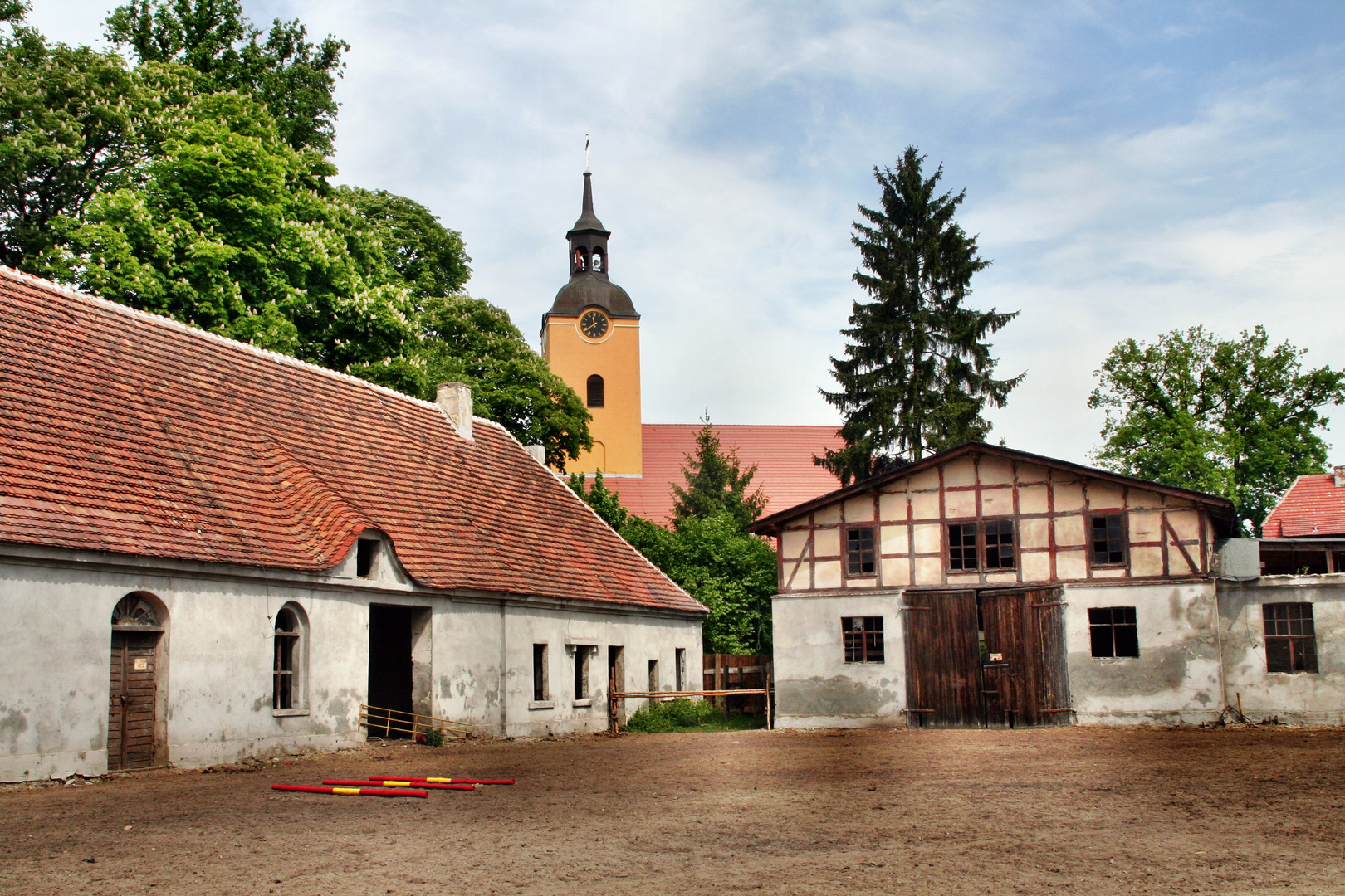 Pferdehof: Wo sind die Pferde?