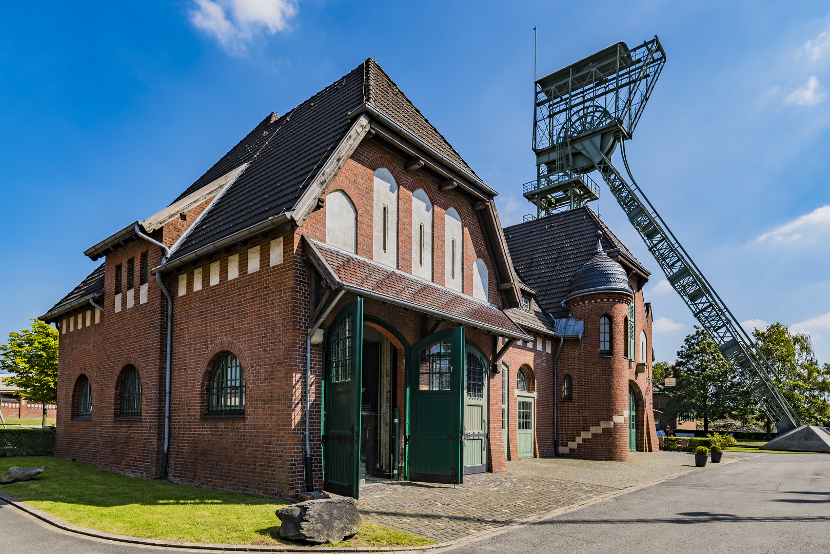 Pferdestall mit Zechenturm