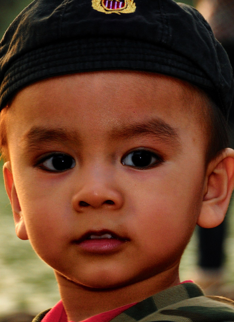 Pfiffiges Bürschchen Foto & Bild asia, vietnam, southeast asia Bilder