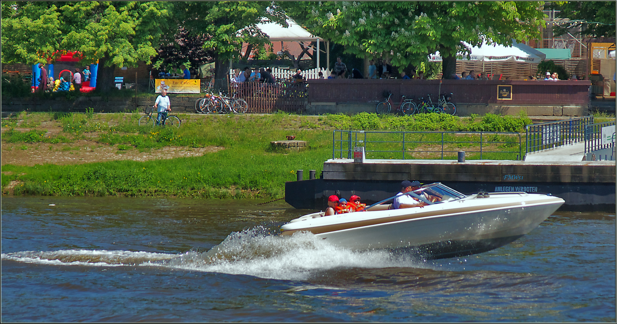 Pfingstausfahrt auf der Elbe bei Dresden (Bild 4)