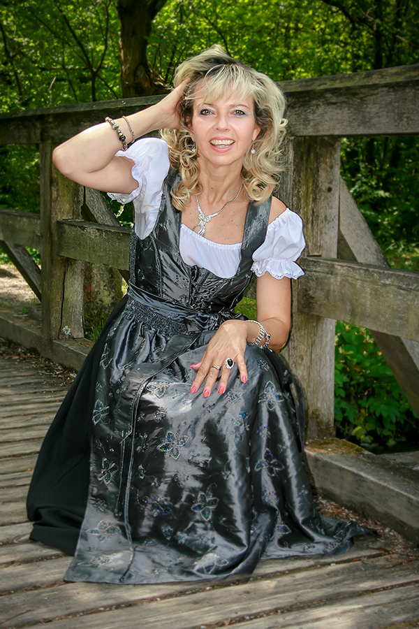 pfingstdirndl