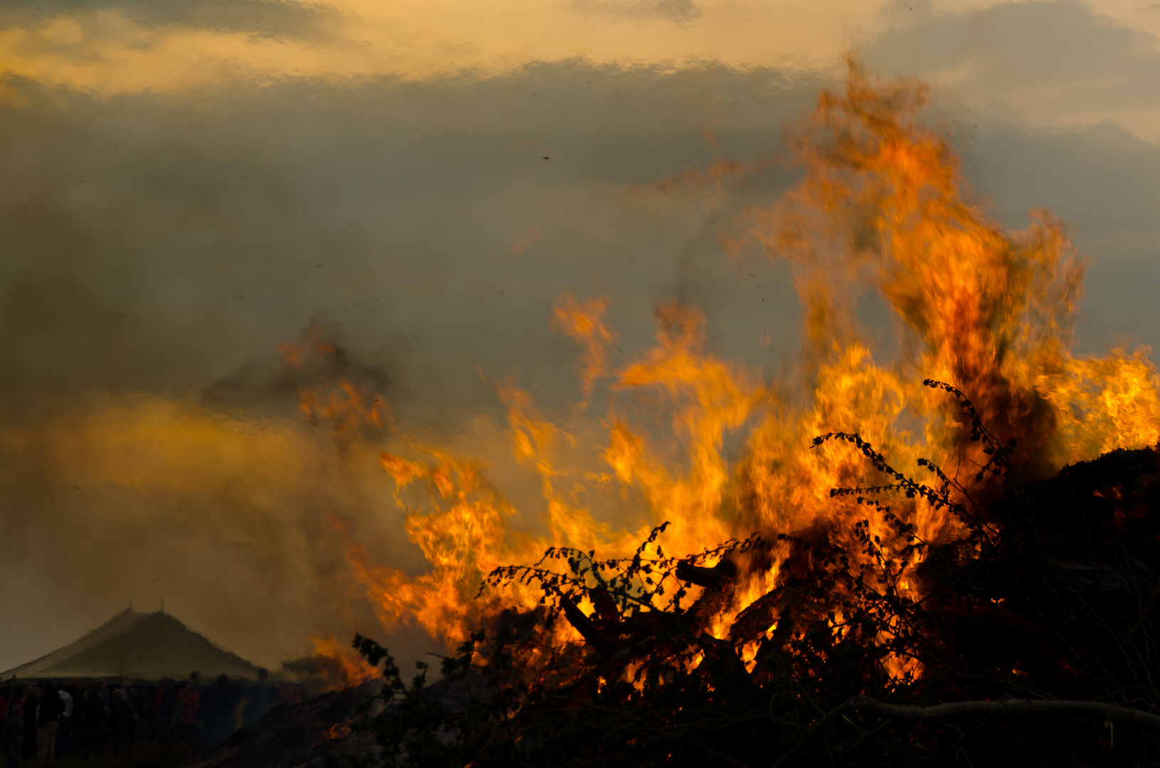 Pfingstfeuer auf auf Hiddensee