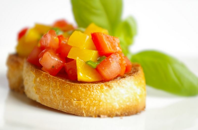 Pfirsich-Paprika-Bruschetta