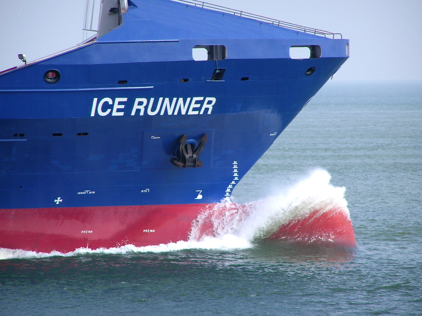 Pflügen mal anders... Ice Runner IMO 9440605