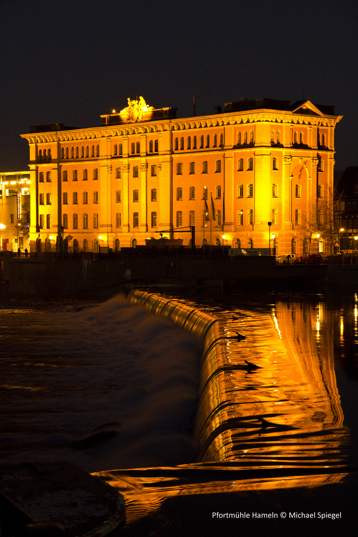 Pfortmühle Hameln bei Nacht