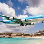 PH-BFA Boeing 747-406 bei der Landung in SXM St. Maarten