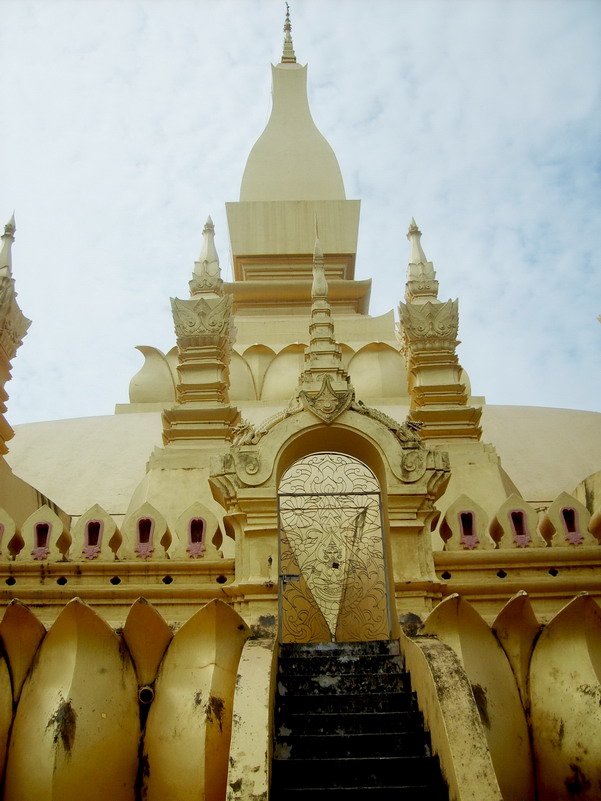 Pha That Luang in Vientiane, the national symbol of Laos.