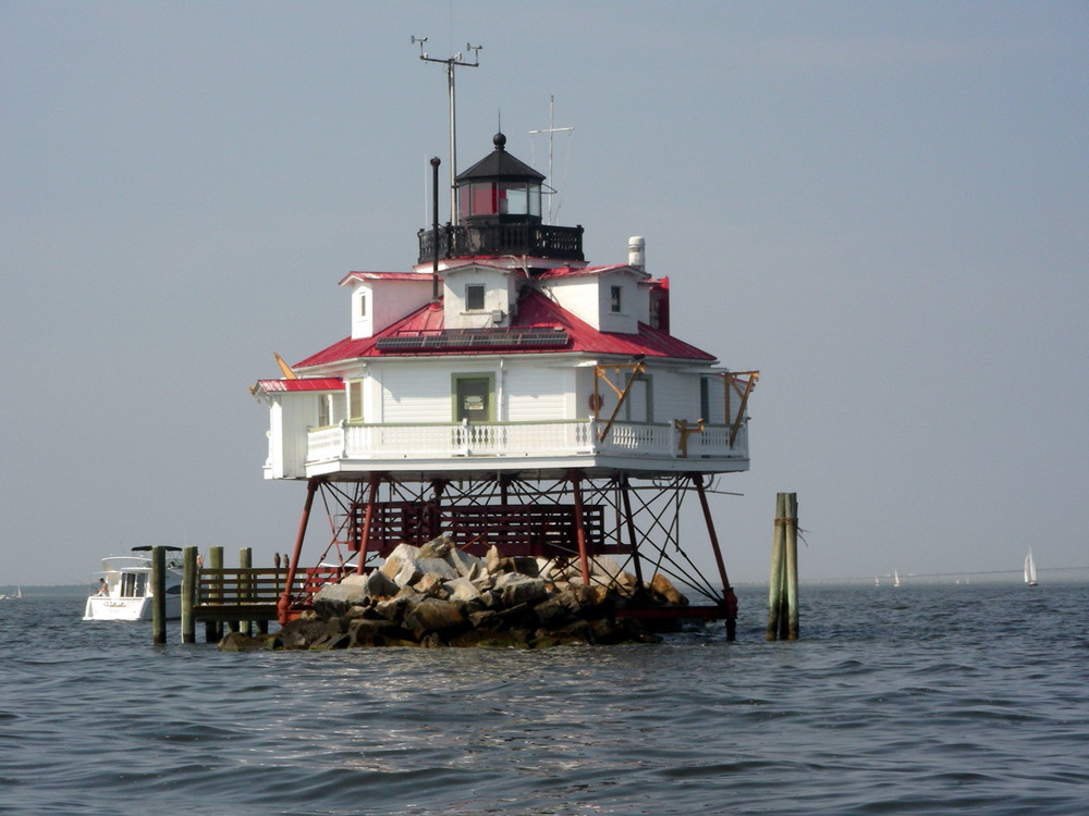 phare balise dans la baie de chasepeak