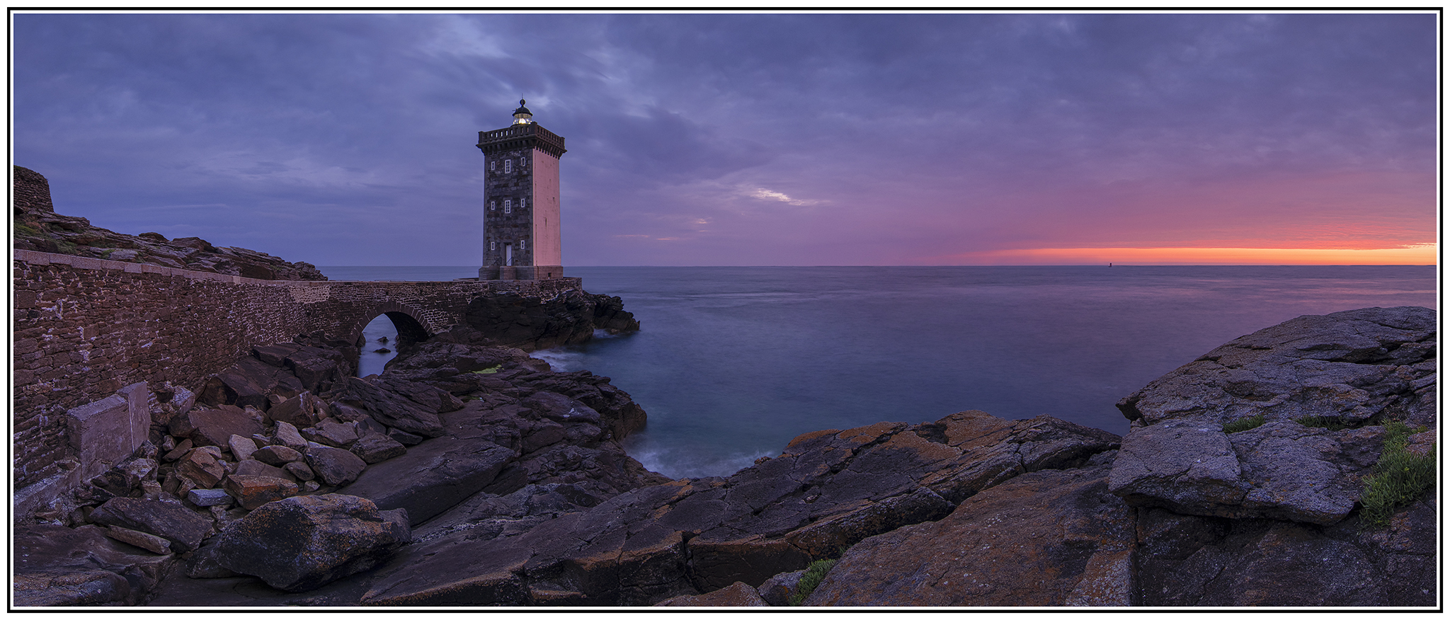 Phare Kermorvan in the afterglow