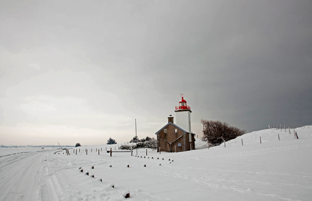 phare sous la neige