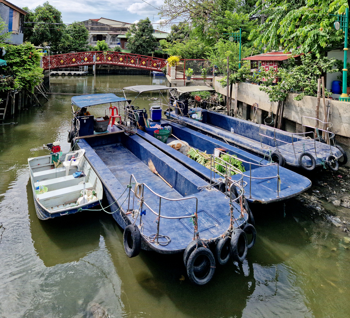 Phasi Charoen - Mülloote am Khlong 