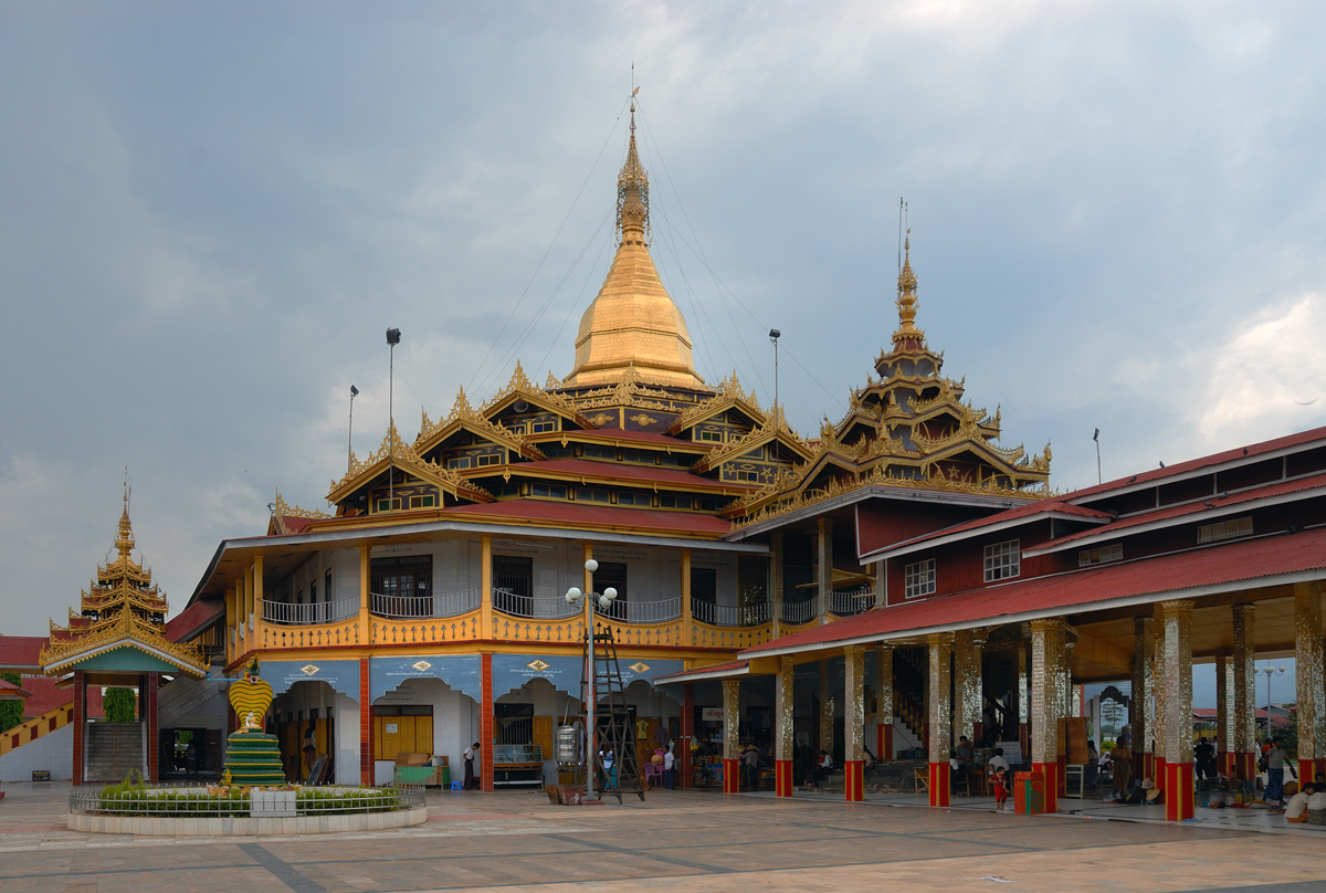 Phaung Daw Oo pagoda at Inle Lake