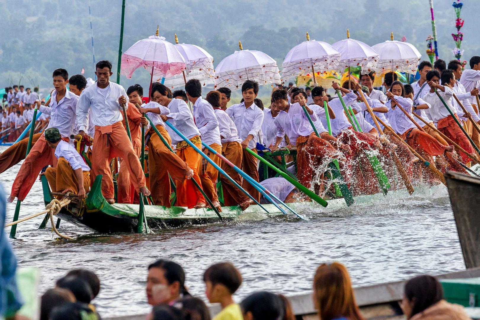 Phaung-Daw-Oo-Pagoden-Fest, Inle-See, Myanmar, Oktober 2015