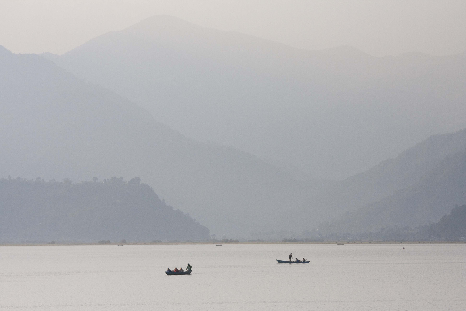 Phewa Lake bei Pokhara/Nepal am Abend