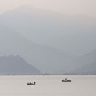 Phewa Lake bei Pokhara/Nepal am Abend