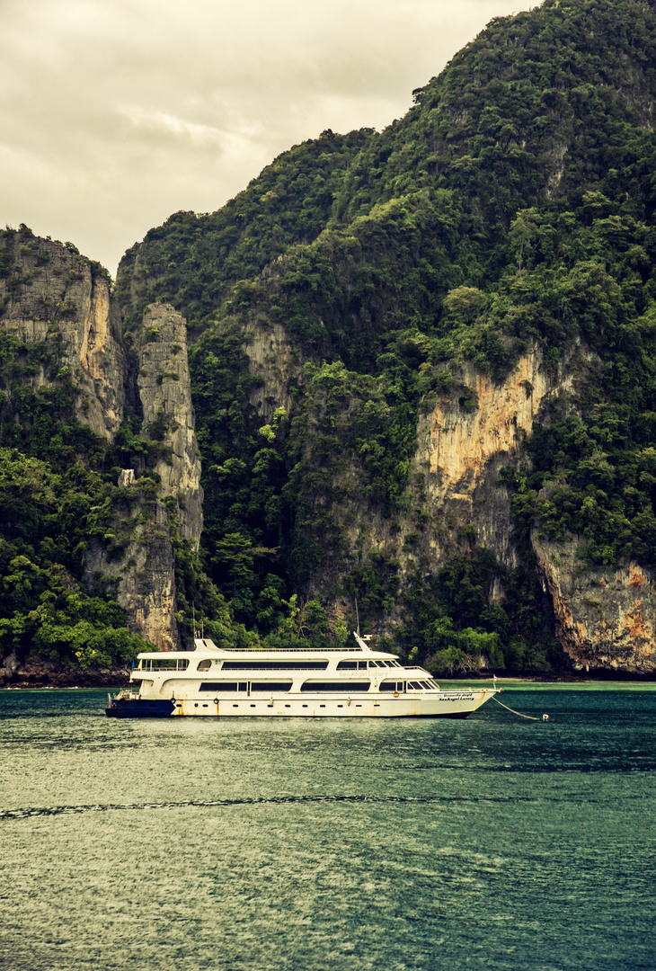 Phi Phi Ferry