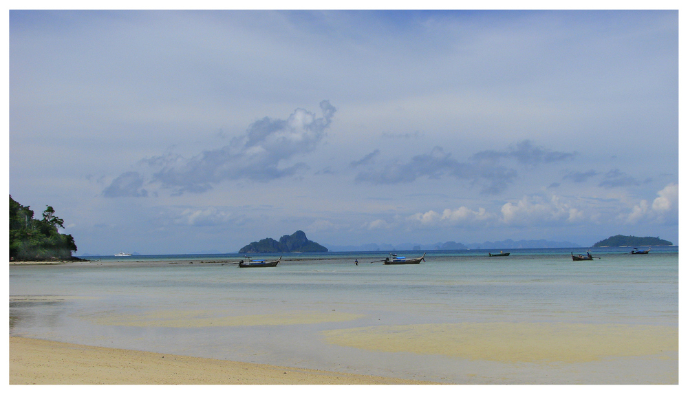 Phi Phi Island ,, Loh Bakao Bay,, bei Ebbe