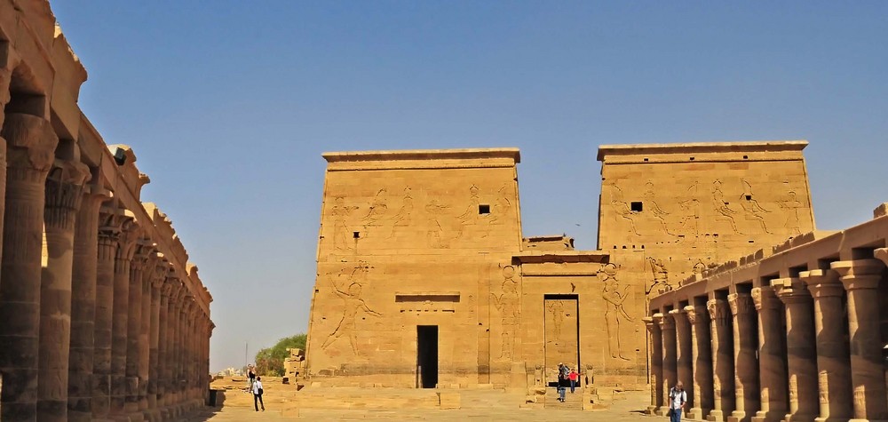 PHILAE TEMPEL MIT KOLONNADE