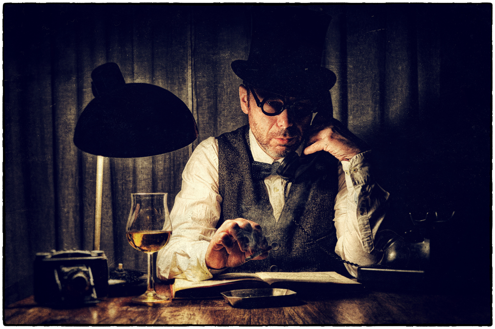 Philip Marlowe Foto & Bild indoor, mann, portrait Bilder auf