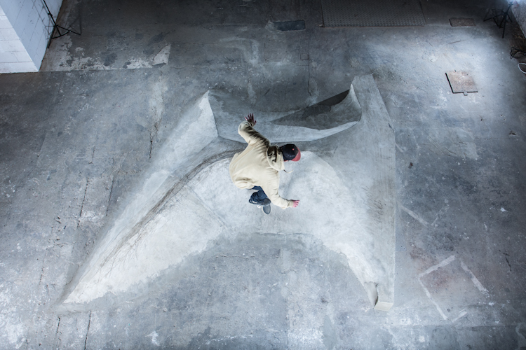 philipp josephu - kickflip to fakie