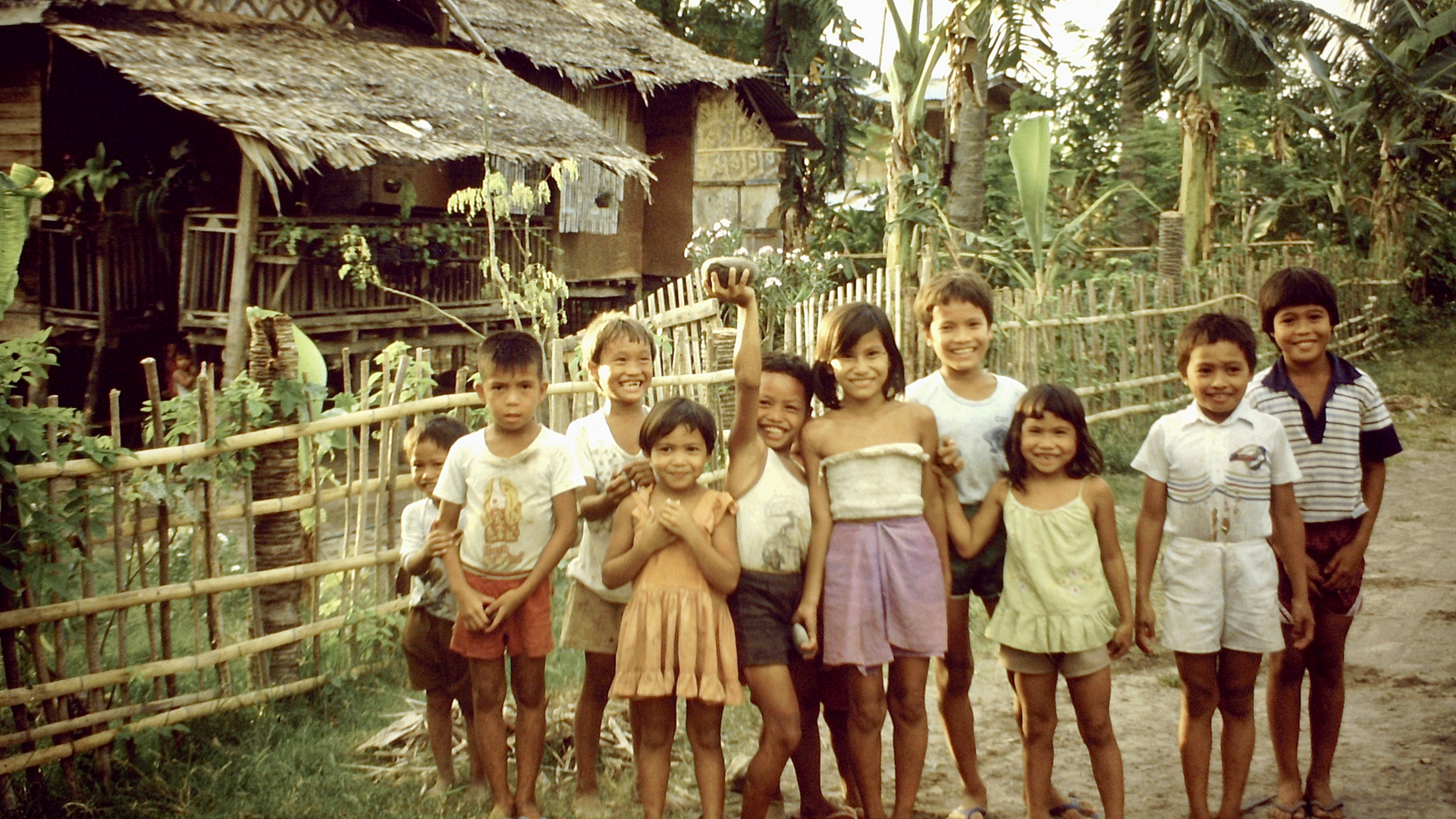 Philippinen (1984), Camiguin Island