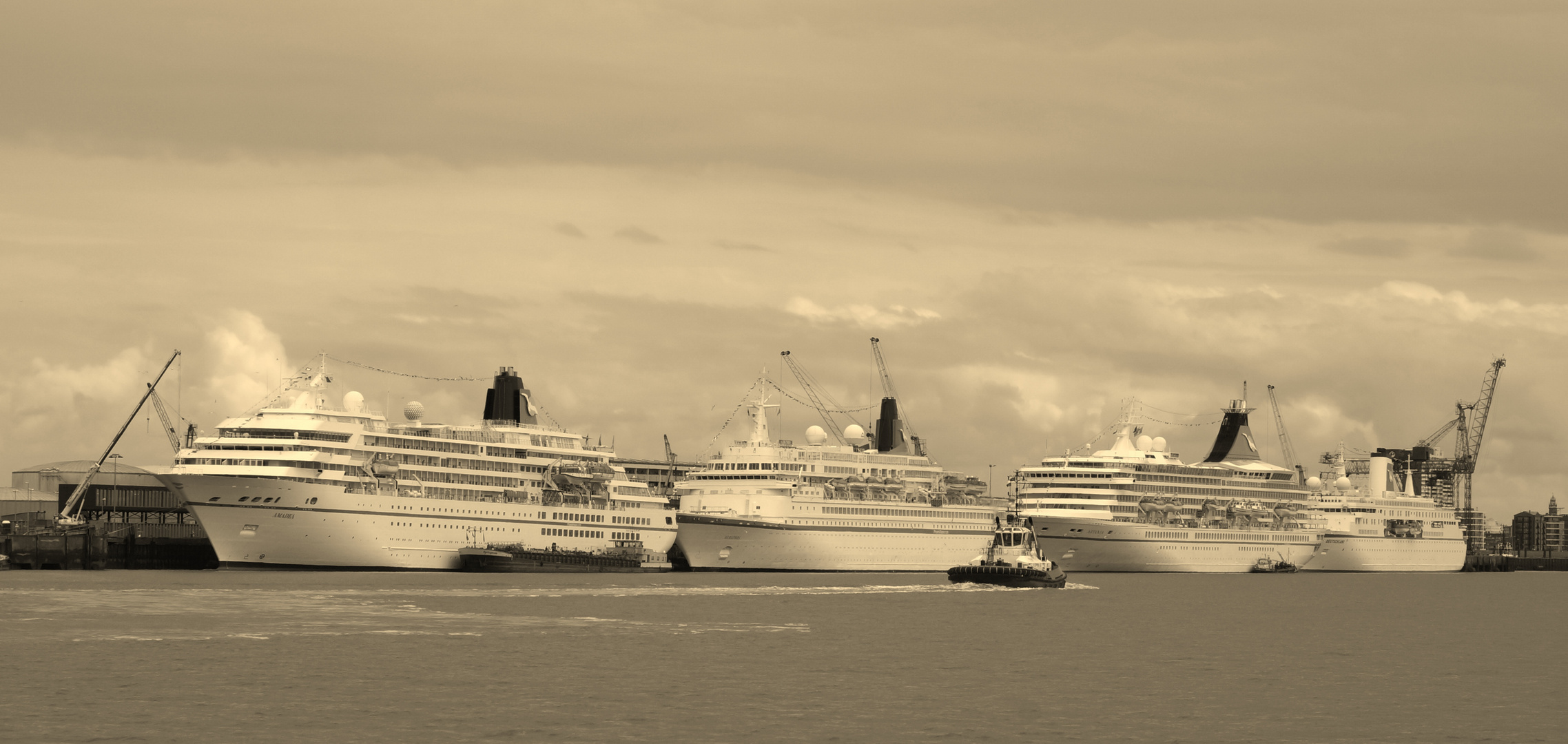 Phoenix-Flotte in Sepia