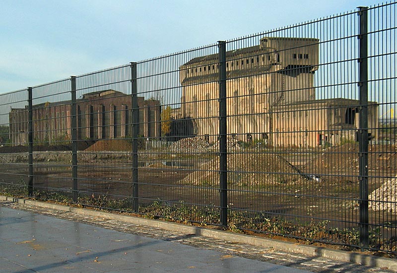 Phoenix Hinter Gittern