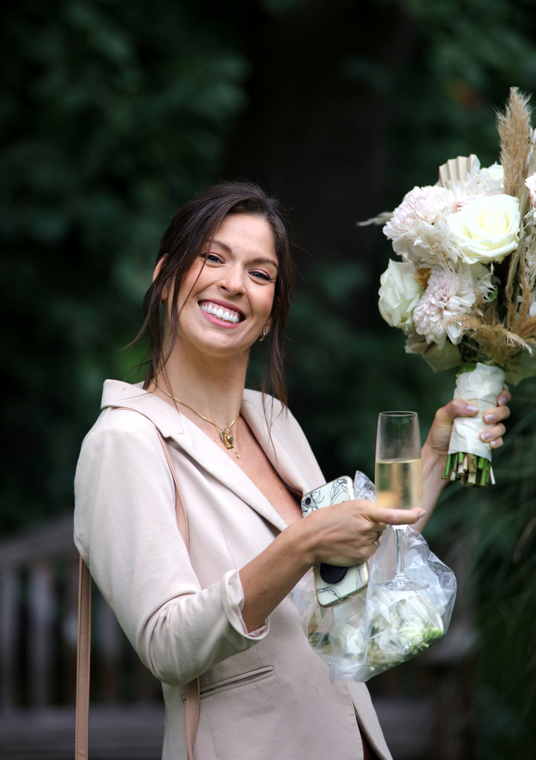 Photo 105 - Maddie + Simon- Hochzeit-03.09.22