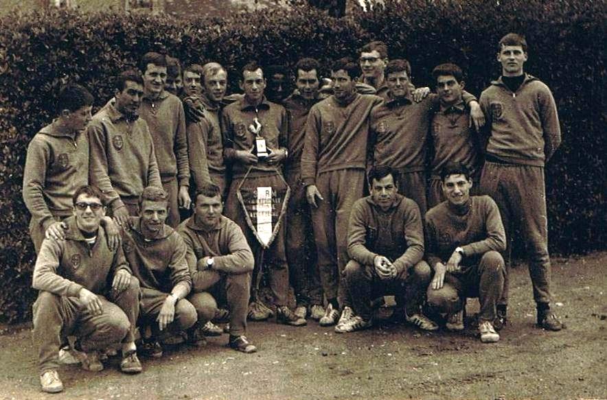 Photo de groupe de l'équipe d'athlétisme 1969 du 3ème RIMa