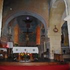 Photo insolite, prise dans une église romane de Saint-Martin - Le Theil - Auvergne