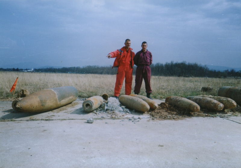 Photo of demining team from Bosnia(serbs0 in Serbia