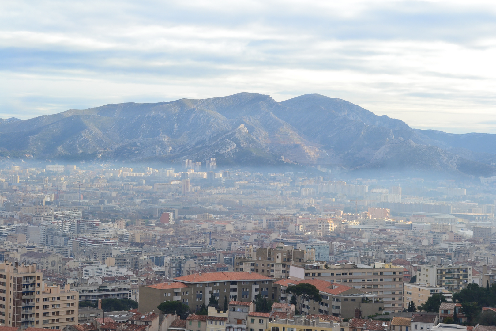 photo prise de notre dame de la garde a Marseille