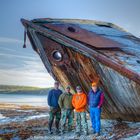 Photo souvenir à l'épave du Wilcox, rive nord d'Anticosti