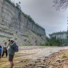 photographes en plein action dans le canyon Vauréal, Anticosti