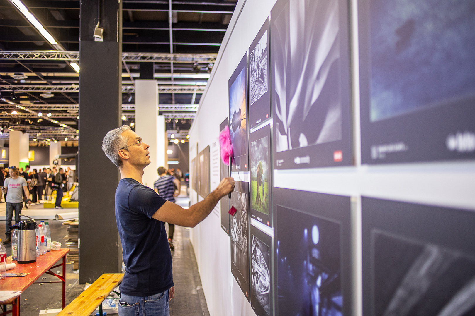 photokina 2018 - Aufbau der fotocommunity Ausstellung in Halle 2.2