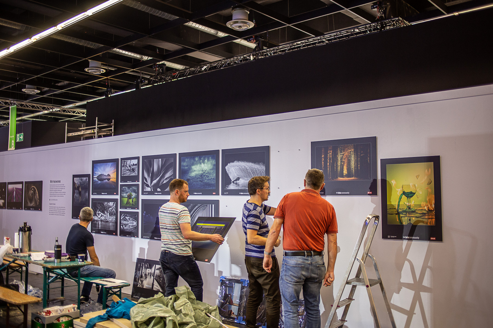 photokina 2018 - Aufbau der fotocommunity Ausstellung in Halle 2.2