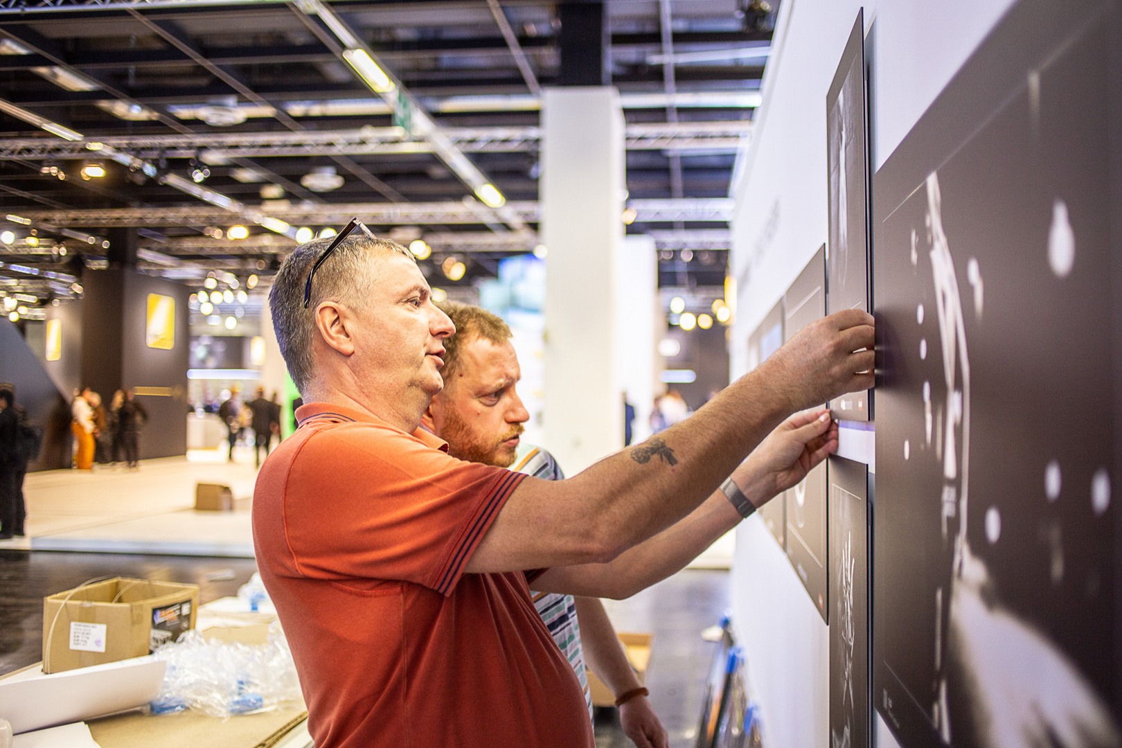 photokina 2018 - Aufbau der fotocommunity Ausstellung in Halle 2.2