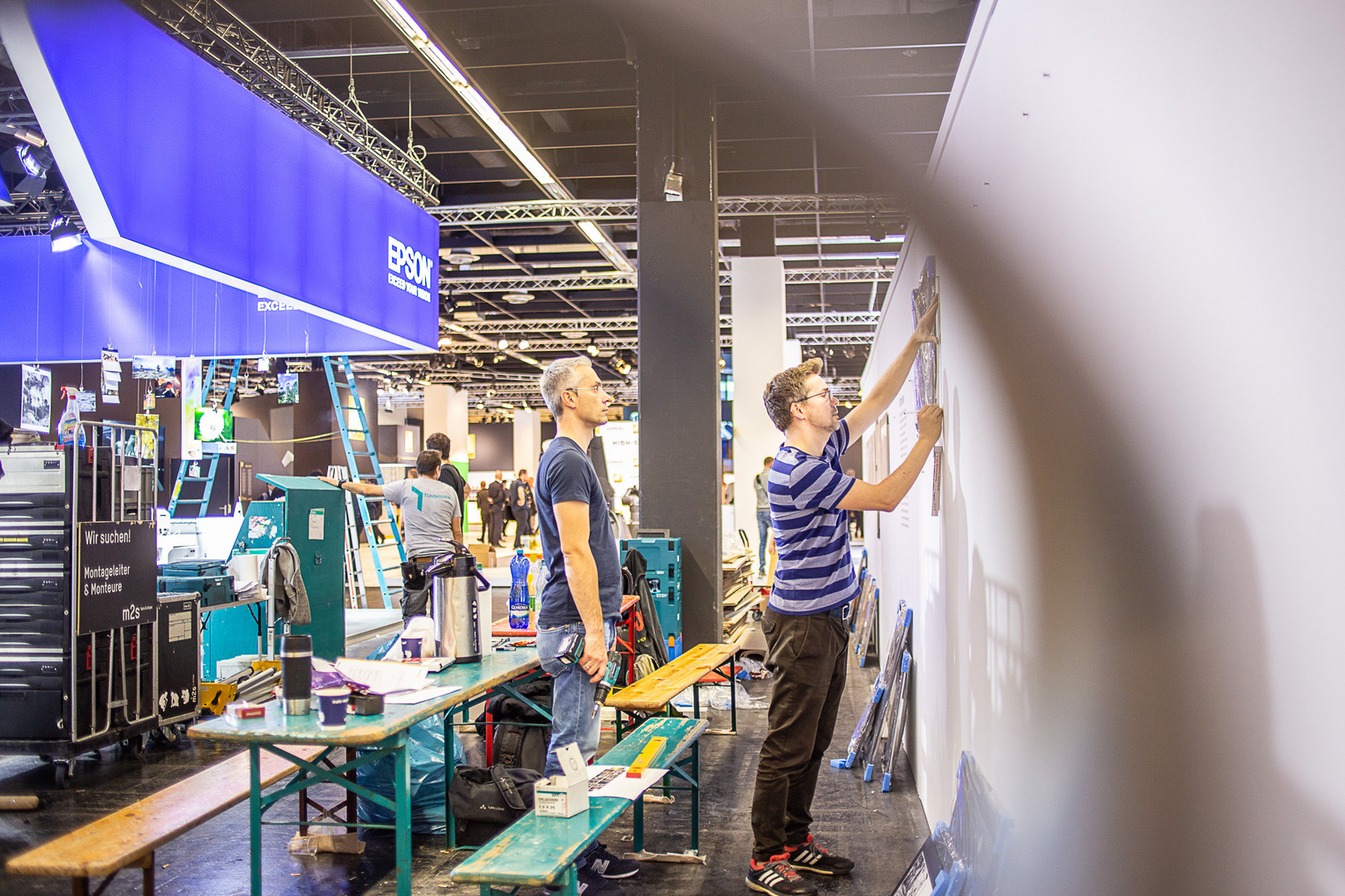 photokina 2018 - Aufbau der fotocommunity Ausstellung in Halle 2.2