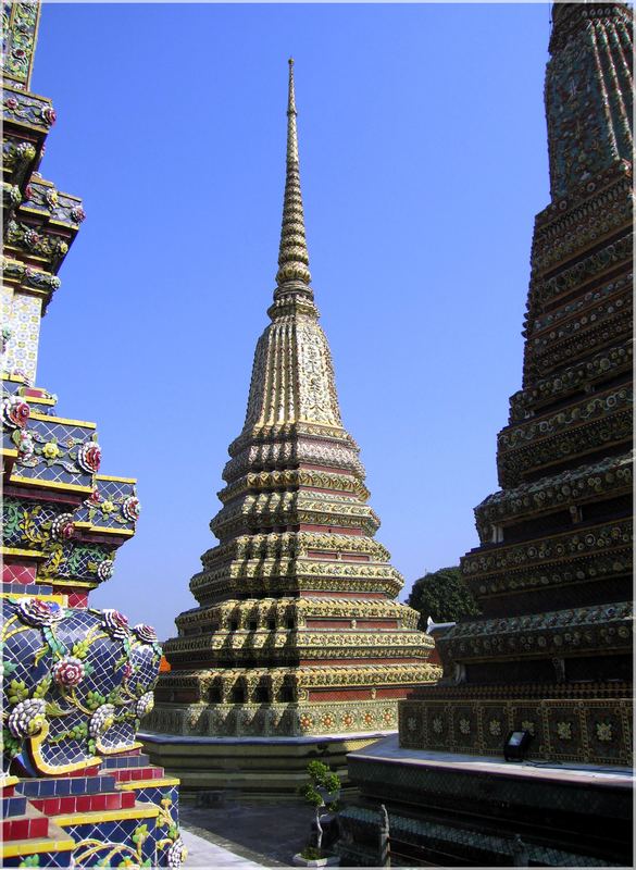 Phra Maha Chedi Munibatborikhan